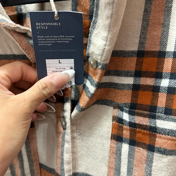 Universal thread plaid top - Picture 2 of 3